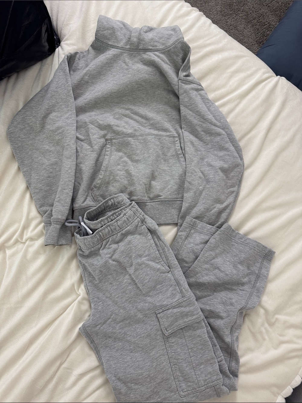 Aritzia airy terry lt Heather Gray Sweatfleece Set, hoodie small, sweatpants xs